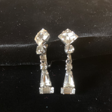 Load image into Gallery viewer, Vintage Jayflex Rhinestone Earrings
